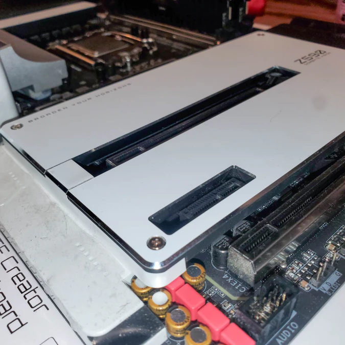 Gigabyte Z590 Vision D 外観