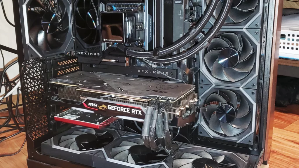 サブPCからメインPCに移設した2080SUPERの写真
