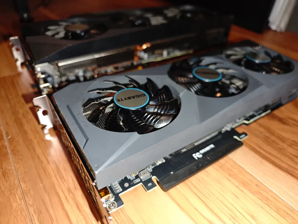 開封時の3060 Ti Eagle OCの状態を写した写真